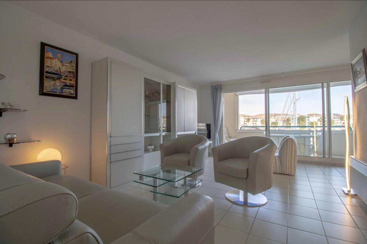 Apartment With Balcony And View On The Port Frejus Luaran gambar
