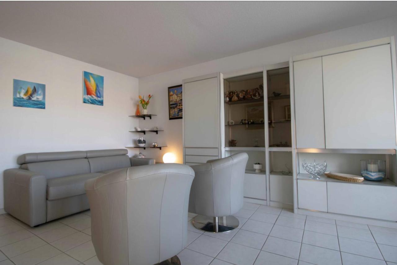 Apartment With Balcony And View On The Port Frejus Luaran gambar
